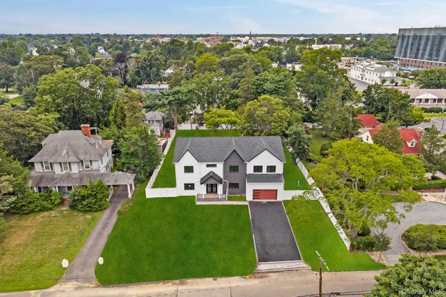 16 S Montgomery Avenue, Bay Shore, NY 11706 - #2