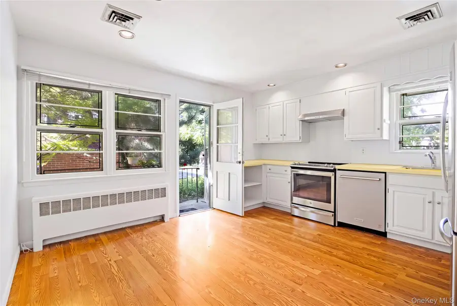 5395 Netherland Avenue, Bronx, NY 10471 - #3