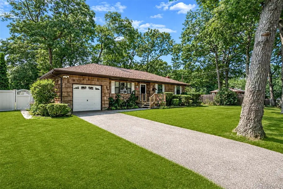 32 Rutland Road, Mastic, NY 11950 - #2