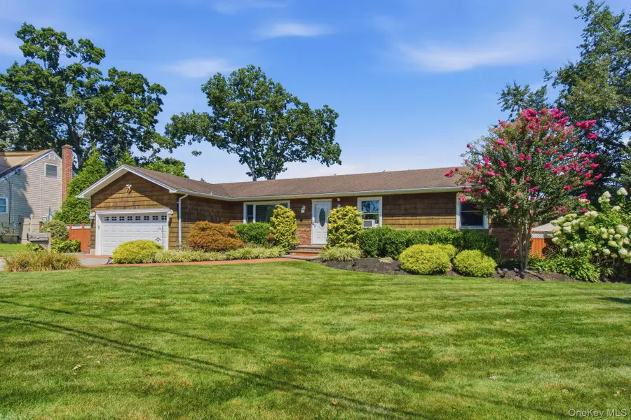 215 Walker Street, West Babylon, NY 11704 - #3