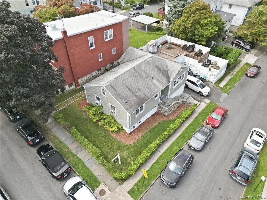 25 Coolidge Avenue, Yonkers, NY 10701 - #3