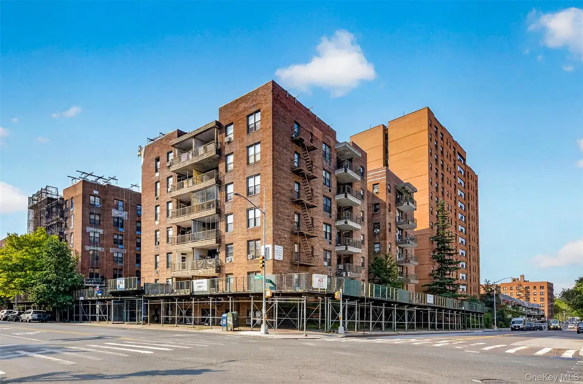 138-70 Elder Avenue #3L, Flushing, NY 11355 - #1