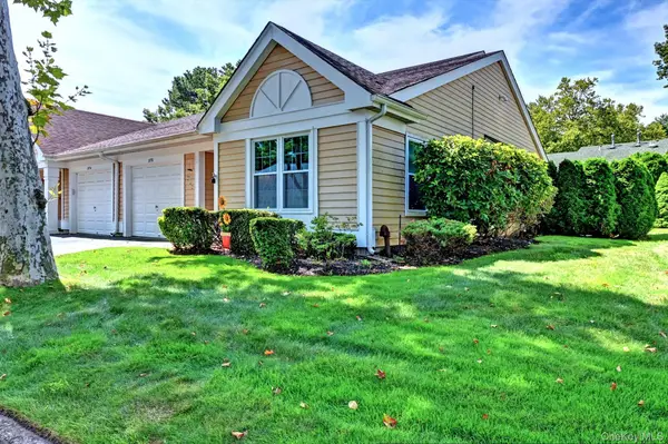 272 Glen Drive, Ridge, NY 11961