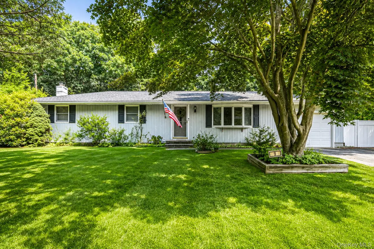 9 Foxcroft Lane, Patchogue, NY 11772 - #1