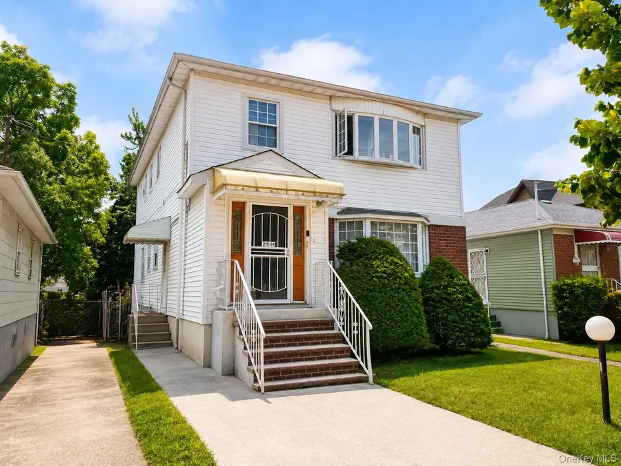 21924 141st Avenue, Laurelton, NY 11413 - #2