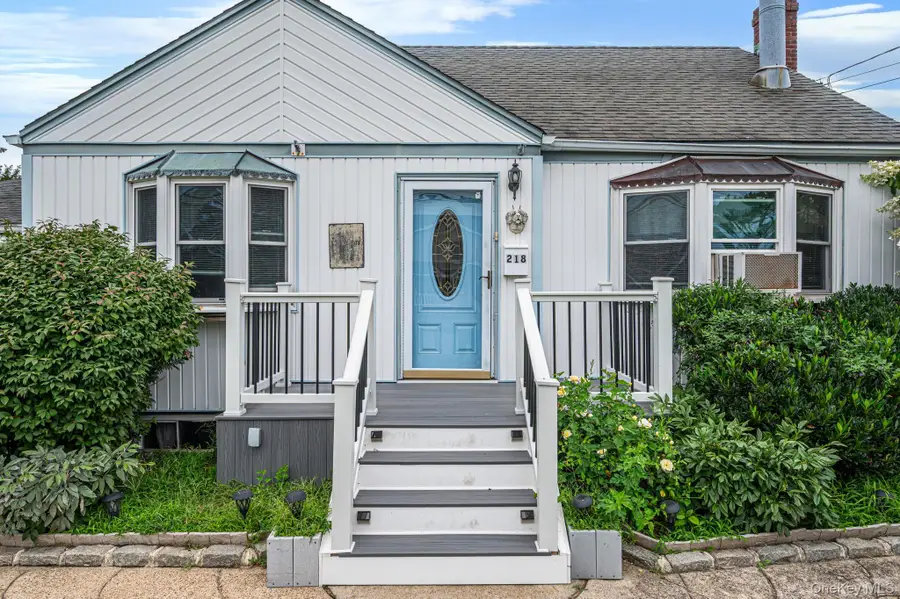 218 11th Street, West Babylon, NY 11704 - #2