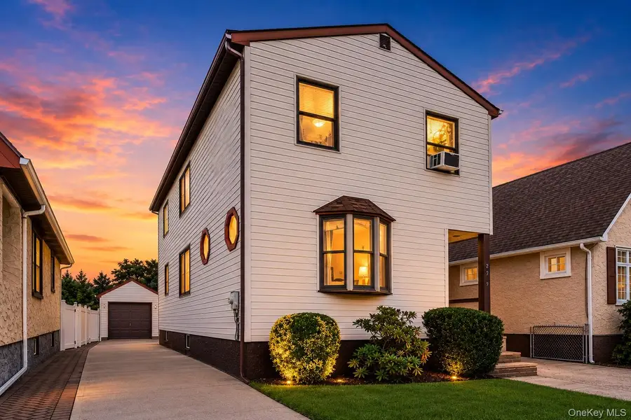 962 Gabriel Avenue, Franklin Square, NY 11010 - #2