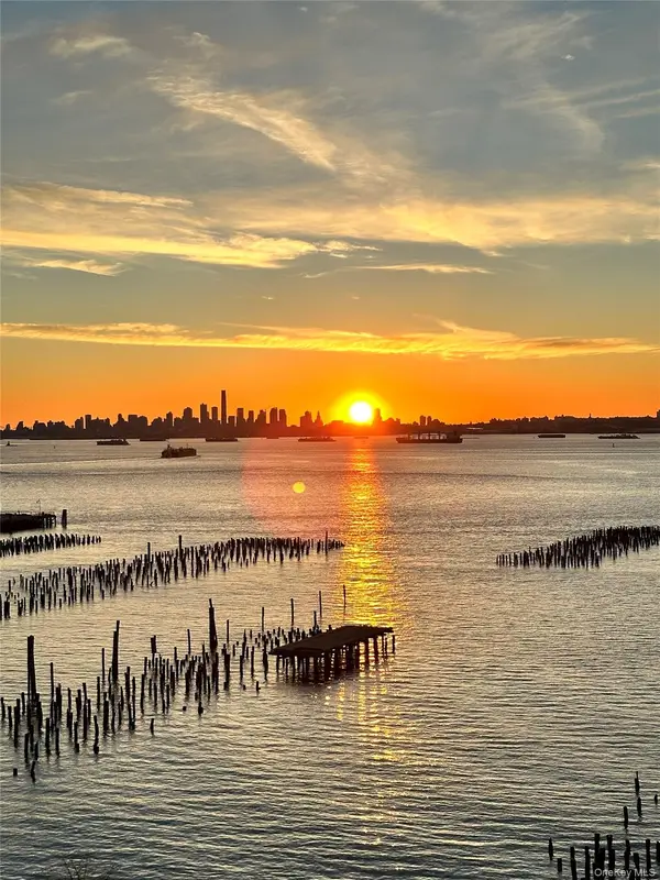 10 Bay Street Landing #2B, Staten Island, NY 10301