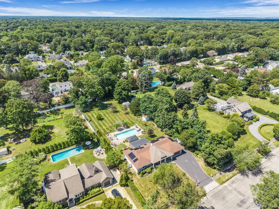 6 N Howells Point Road, Bellport, NY 11713 - #2