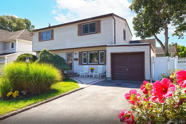 108 Connecticut Avenue, Massapequa, NY 11758