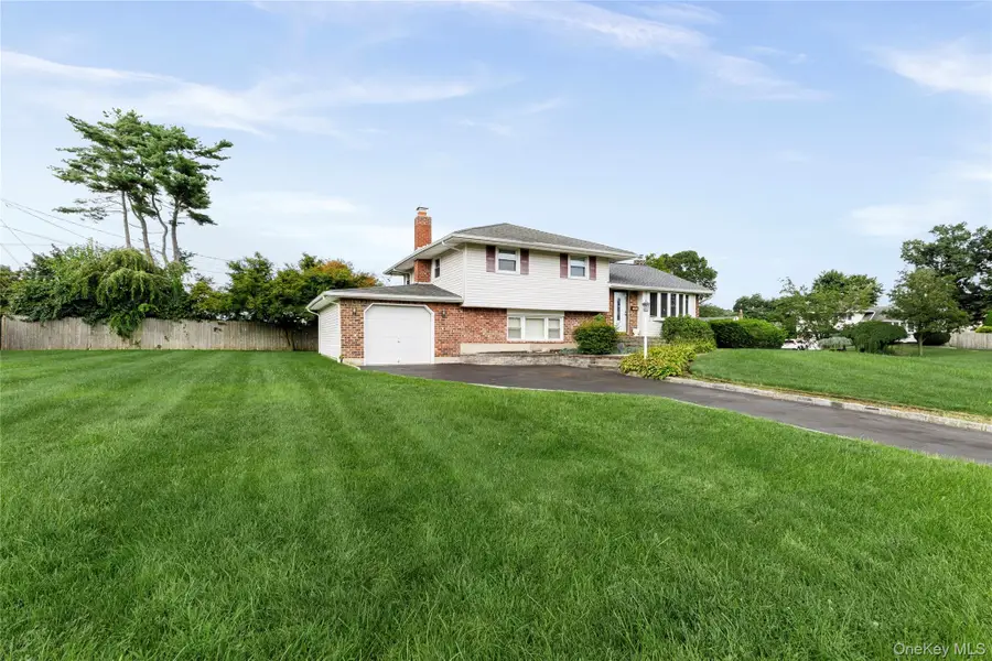 29 Cottonwood Drive, Commack, NY 11725 - #3