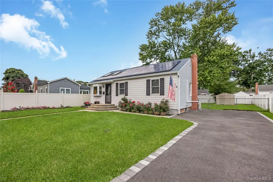 11 Delano Place, West Babylon, NY 11704 - #3