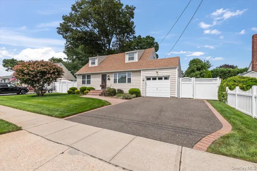 177 N Queens Avenue, Massapequa, NY 11758 - #2