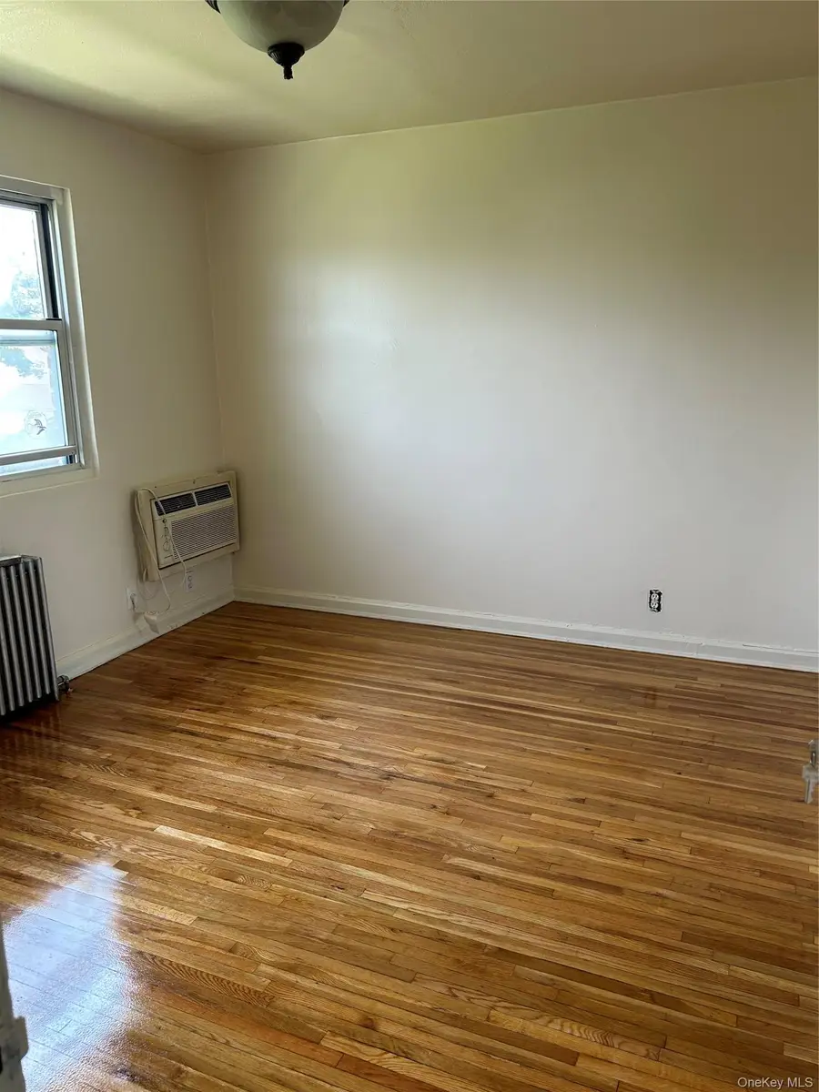 1027 Fenwood Drive #3, Valley Stream, NY 11580 - #3