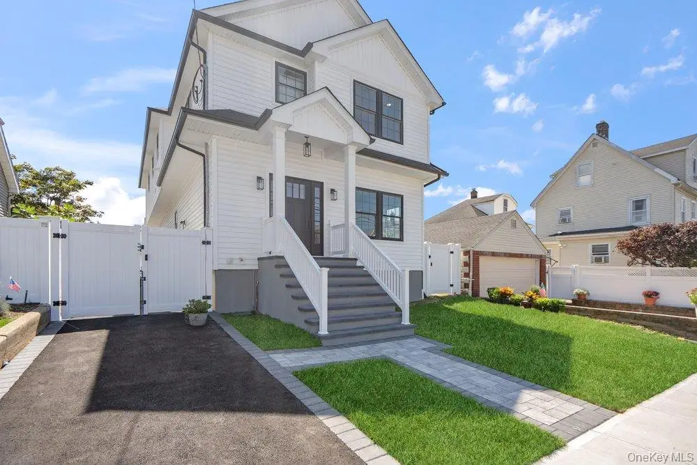 101 Brown Street, Mineola, NY 11501 - #1