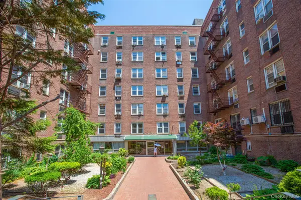 43-43 Kissena Blvd #402, Flushing, NY 11355