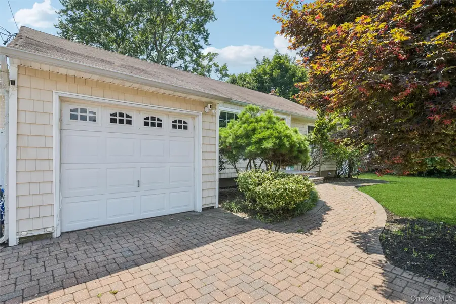 42 Lexington Avenue, West Babylon, NY 11704 - #2