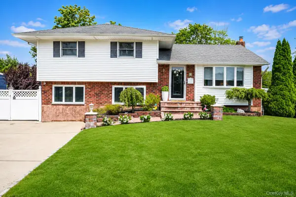 5 Gardenia Drive, Commack, NY 11725