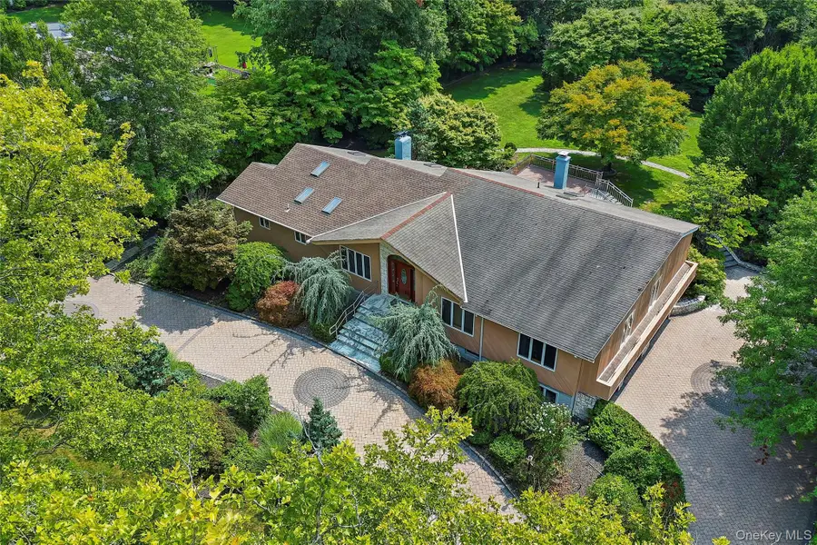 22 Penn Drive, Dix Hills, NY 11746 - #3