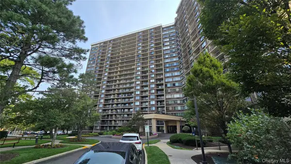 2 Bay Club Dr #10Z3, Bayside, NY 11360