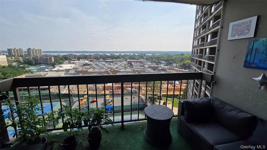 2 Bay Club Dr #10Z3, Bayside, NY 11360 - #3