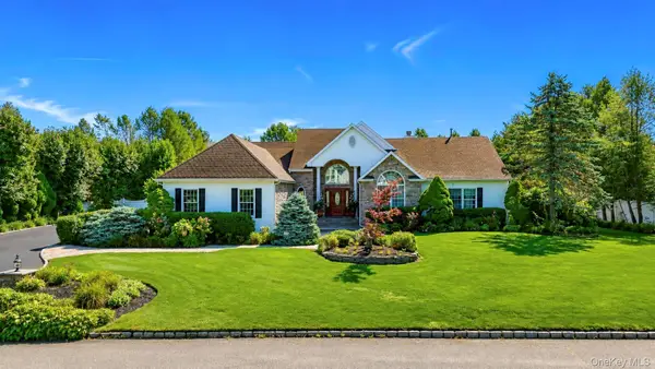 55 Casey Lane, Mount Sinai, NY 11766