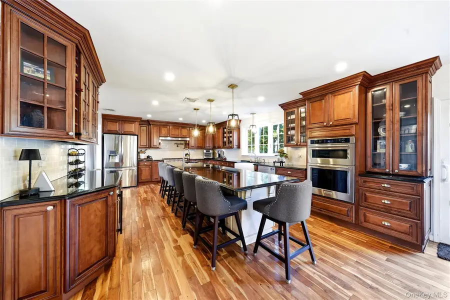 1536 Winganhauppauge Road, Islip, NY 11751 - #3