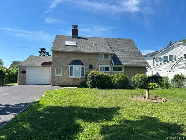 14 Cinder Lane, Hicksville, NY 11801 - #1