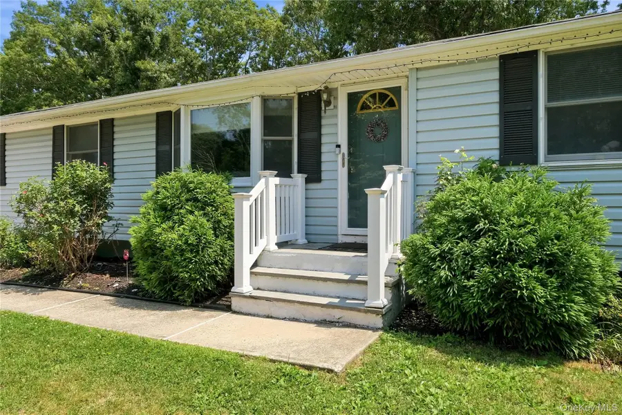3 Herd Lane, East Setauket, NY 11733 - #3