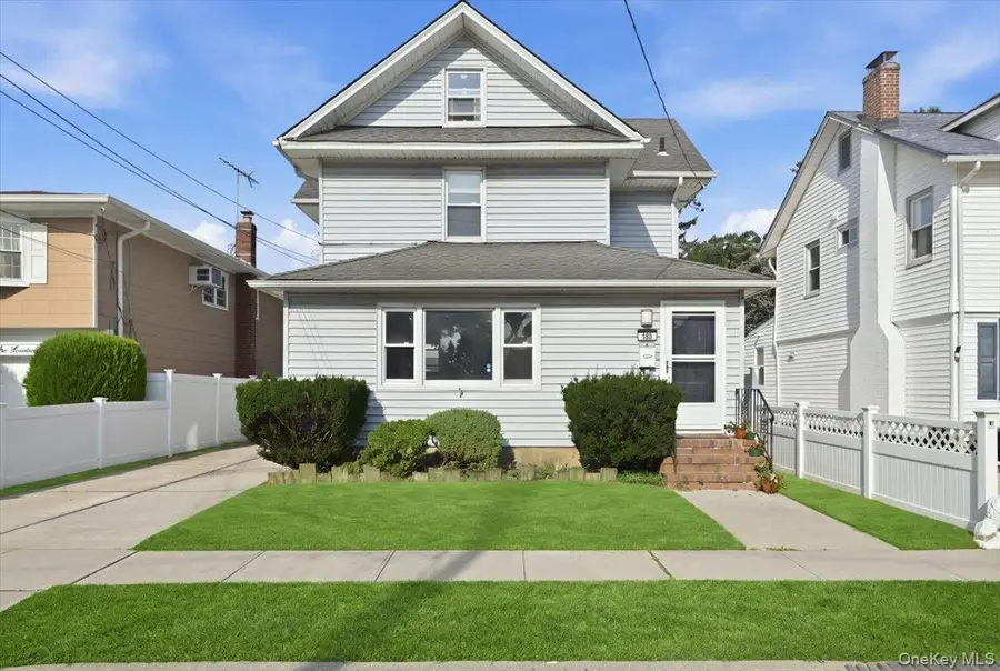 100 Spruce Street, West Hempstead, NY 11552 - #3
