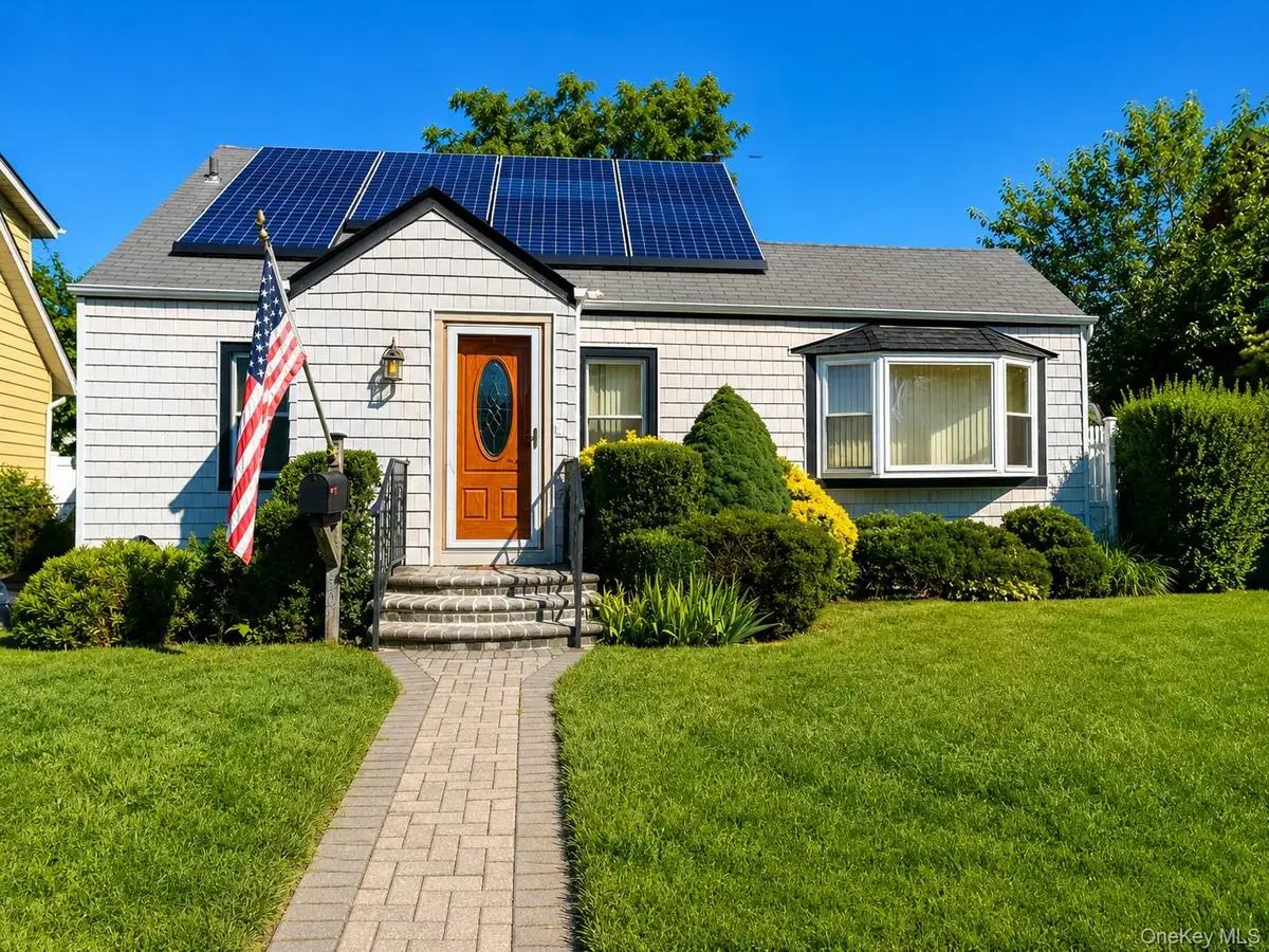 50 Notre Dame Avenue, Hicksville, NY 11801 - #1