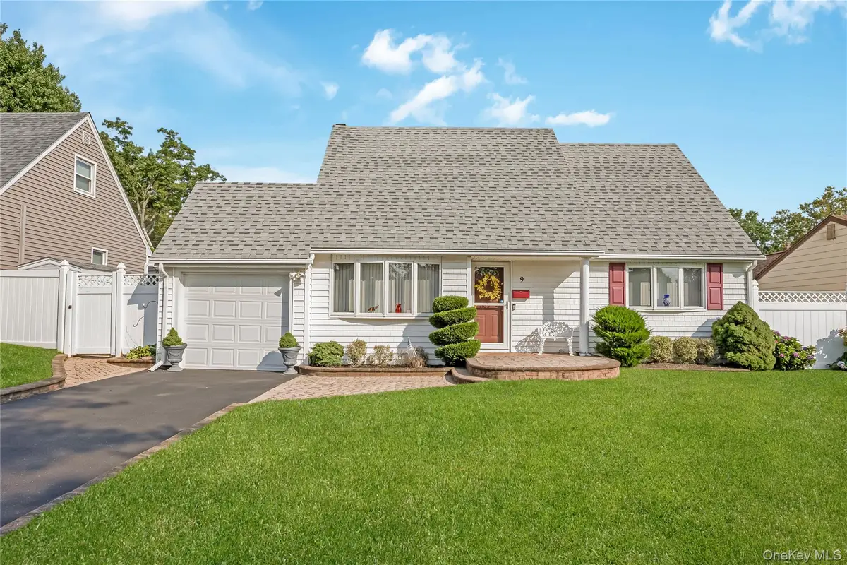 9 Linwood Avenue, Farmingdale, NY 11735 - #1