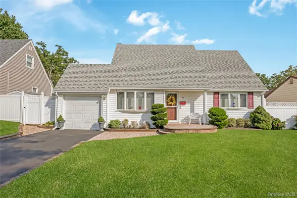 9 Linwood Avenue, Farmingdale, NY 11735
