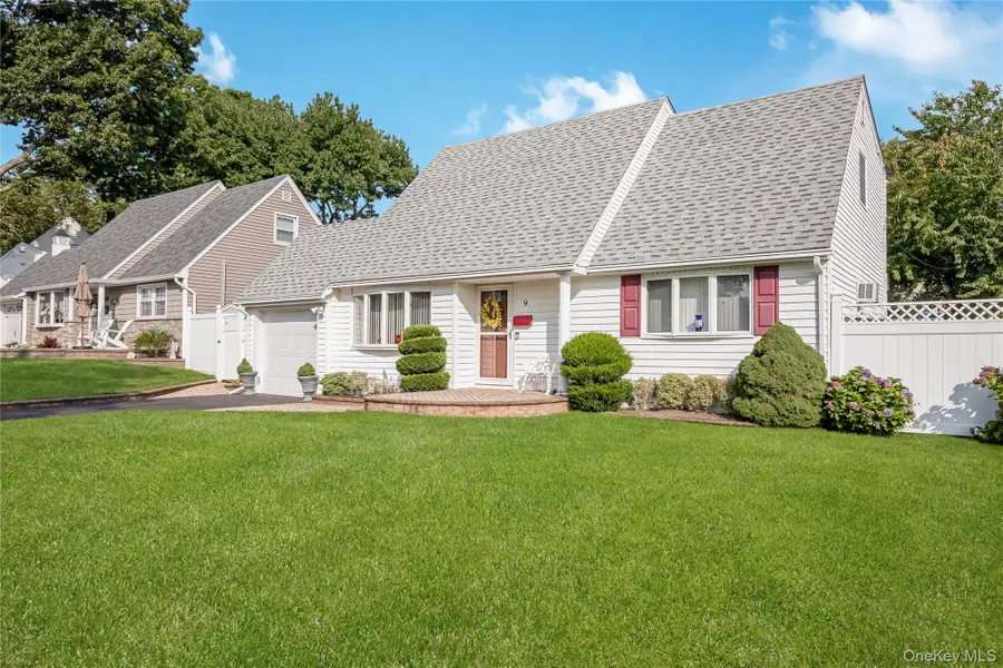 9 Linwood Avenue, Farmingdale, NY 11735 - #2