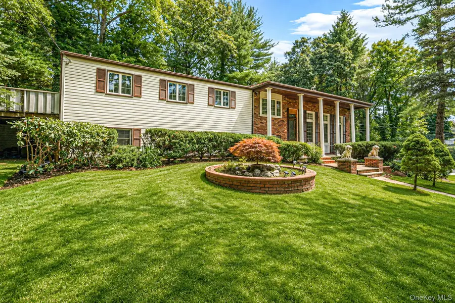 23 Colonial Drive, Smithtown, NY 11787 - #3
