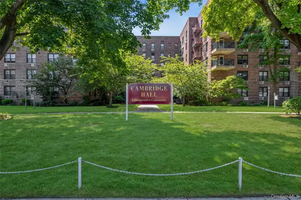 224-24 Union Turnpike #3K, Oakland Gardens, NY 11364