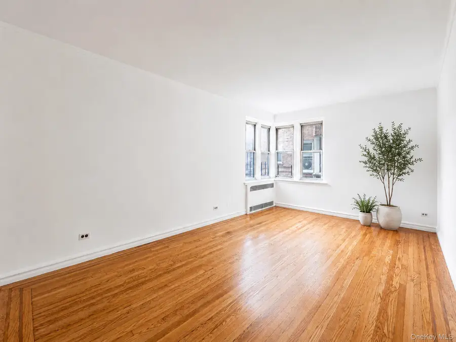 63-109 Saunders Street #A8, Rego Park, NY 11374 - #3
