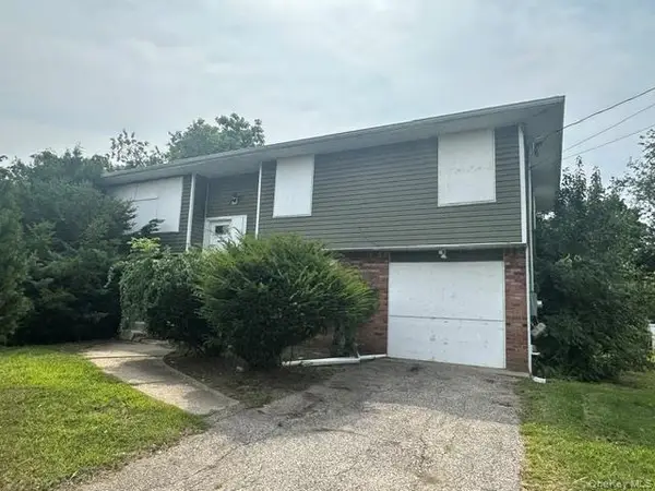 110 Nathalie Avenue, Amityville, NY 11701