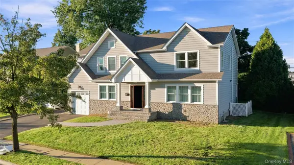 22 Forest Drive, Jericho, NY 11753