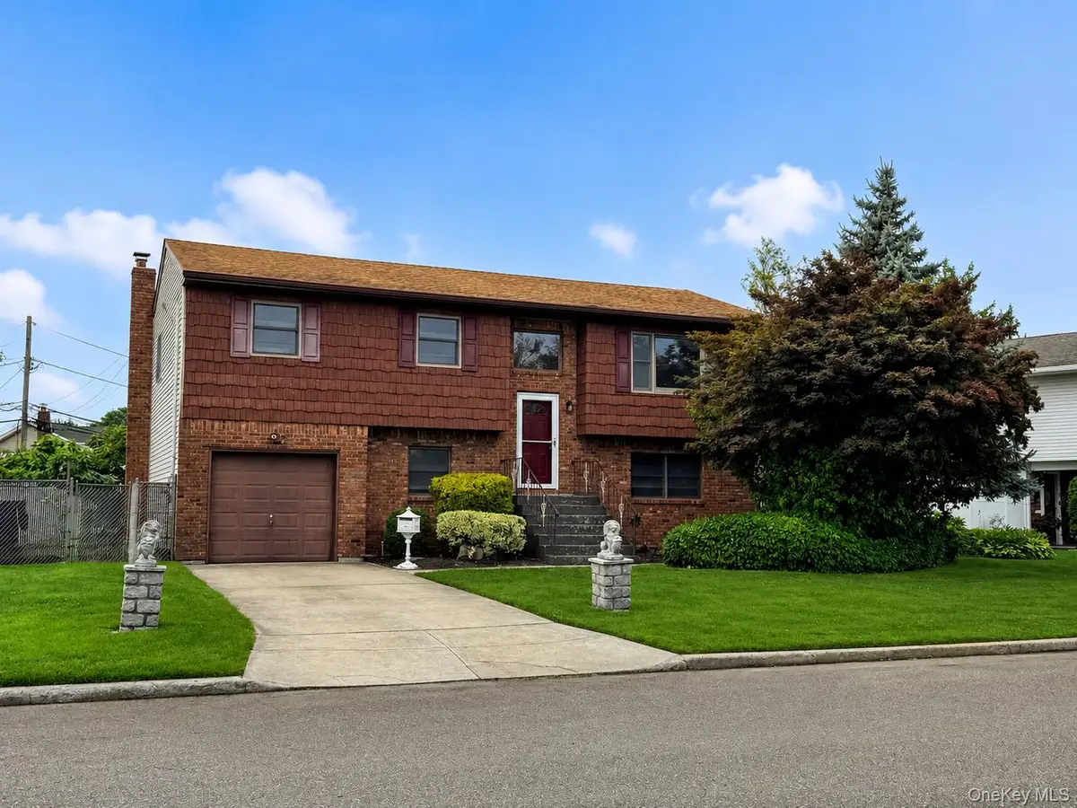 95 W Lake Drive, Lindenhurst, NY 11757 - #1