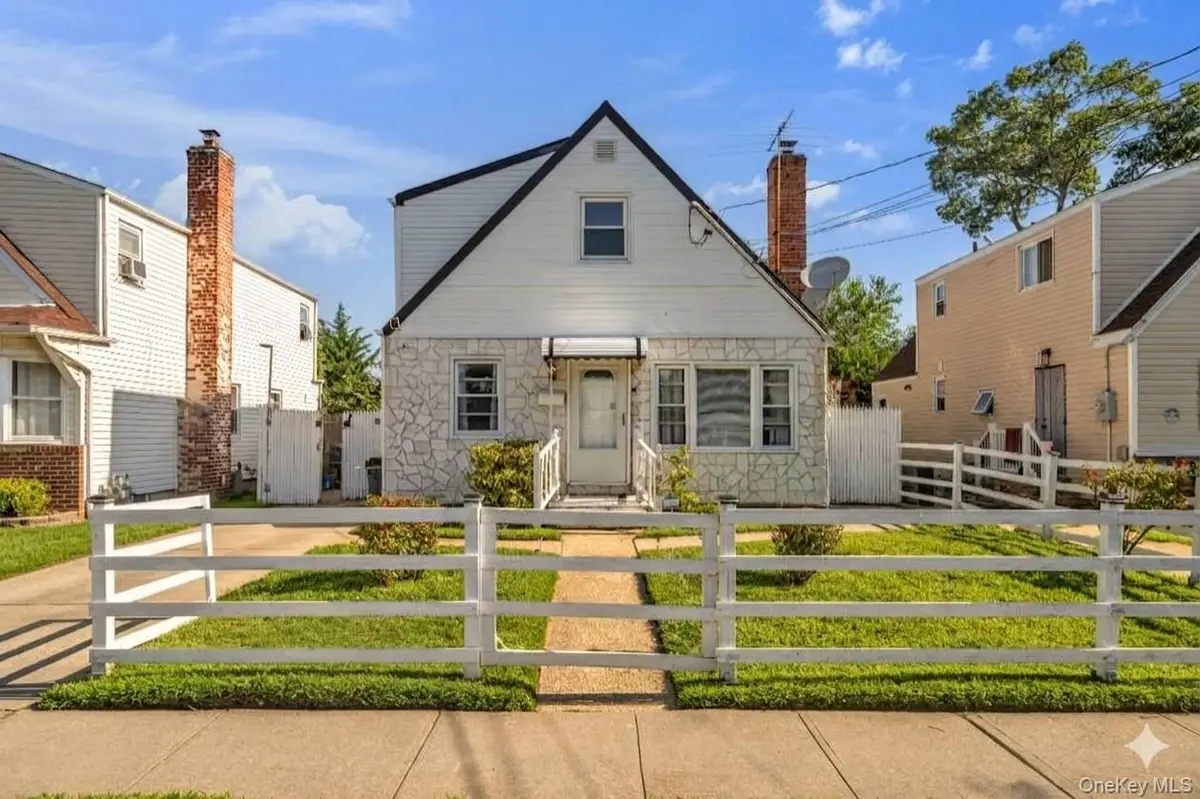 195 Alabama Avenue, Hempstead, NY 11550 - #1