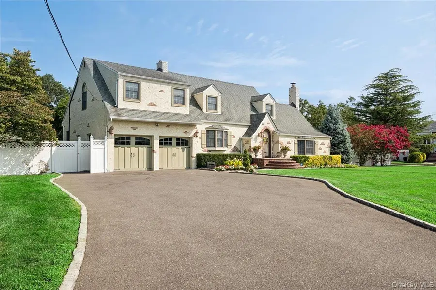 34 Albemarle Road, Westbury, NY 11590 - #2