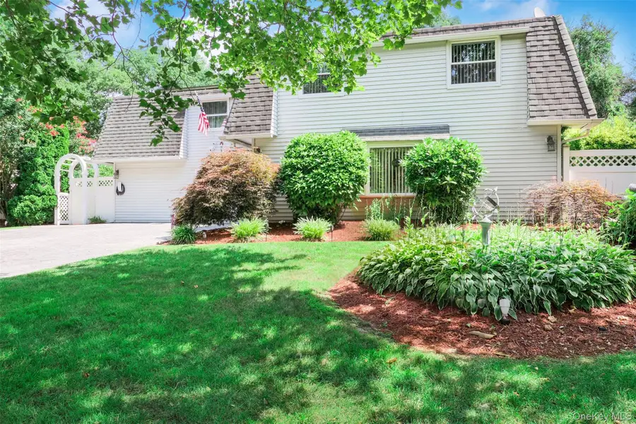 17 Sundial Lane, Bellport, NY 11713 - #2