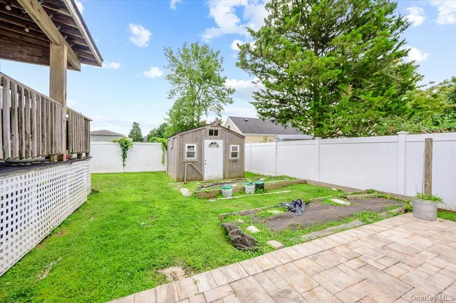694 Pease Lane, West Islip, NY 11795 - #2