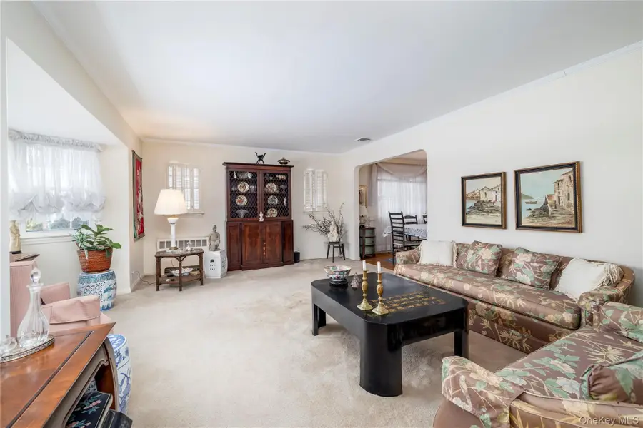 36 Wellsboro Road, Valley Stream, NY 11580 - #3