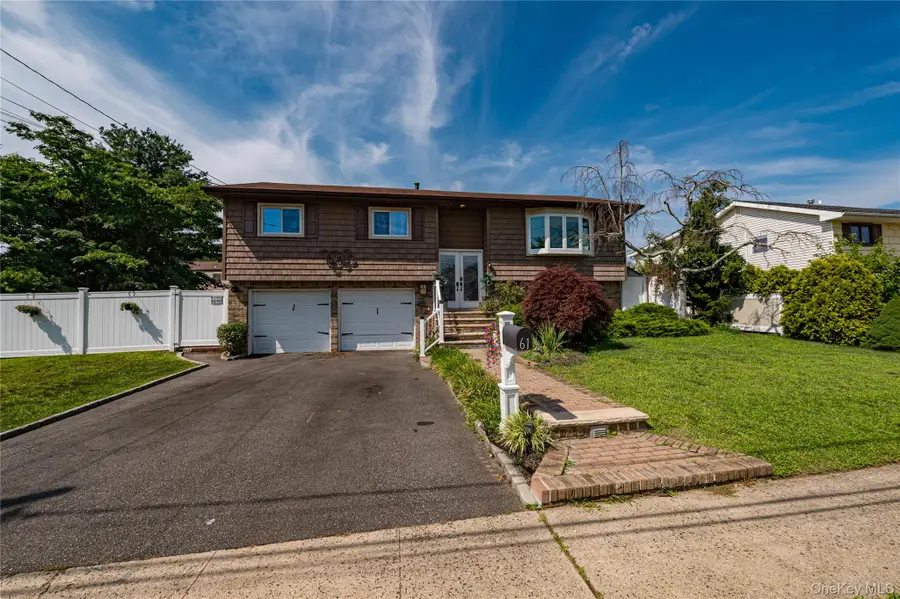 61 Linda Lane, North Babylon, NY 11703 - #2