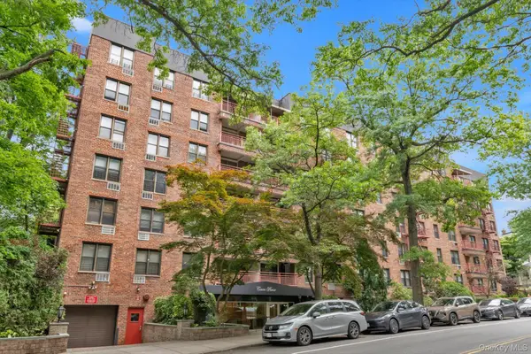 43-25 Douglaston Parkway #2-G, Douglaston, NY 11363