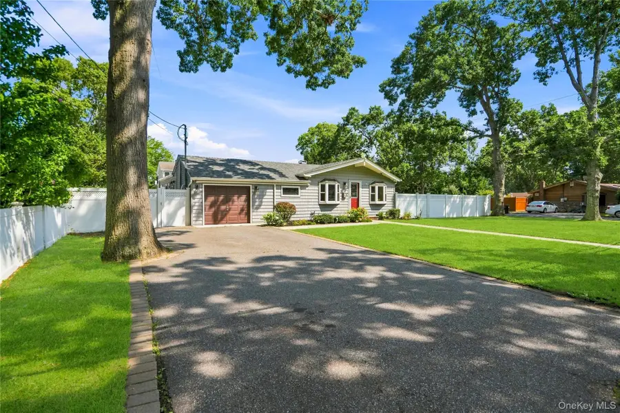 91 Spruce Avenue, West Islip, NY 11795 - #2