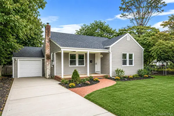 2 Storey Avenue, Central Islip, NY 11722