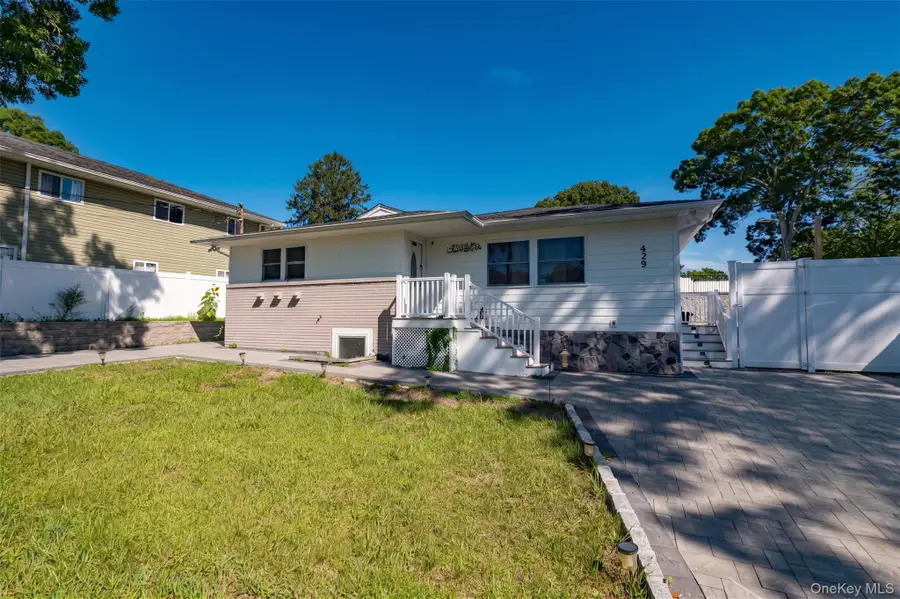 429 Ontario Street, Ronkonkoma, NY 11779 - #3